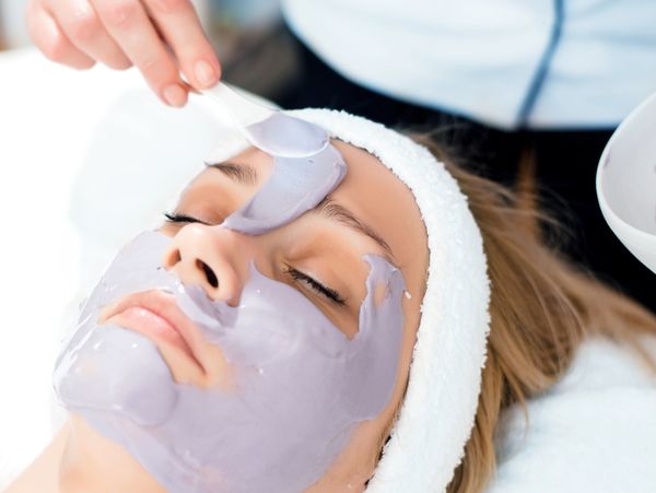 ansigtsbehandling i Odder, manicure i Odder, microneedling, Odder skønhedssalon, shellac Odder