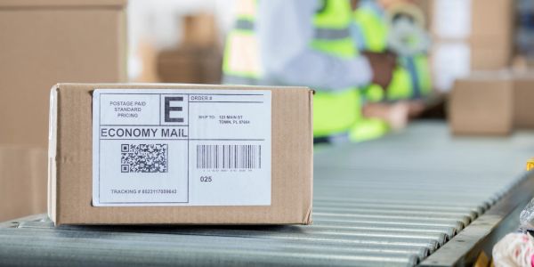 Brown box with UPS label shipping from a dropshipping supplier.