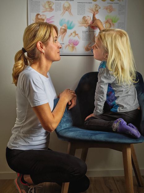 Osteopathie für Kinder wird anschaulich erklärt