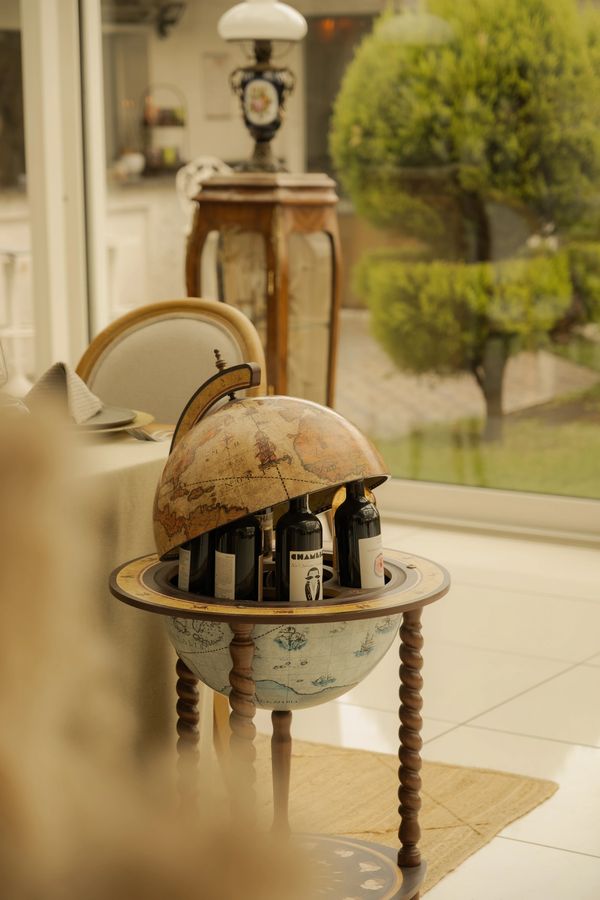 sapanca gölü kenarında konforlu yaşam alanı içerisinde şarap çeşitlerinin deneyimlenebileceği ortam