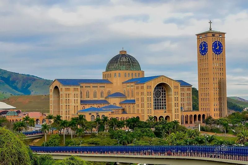 Basilica_de_Nossa_Senhora_de_Aparecida.S.P.webp