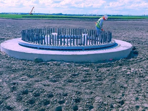 Metalwork in the foundation of a wind turbine base