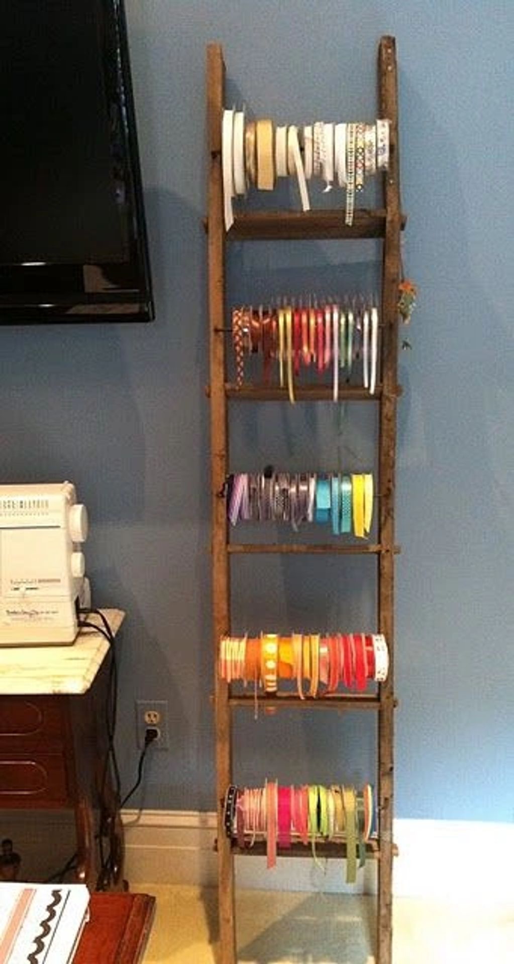 Ribbons Distributor