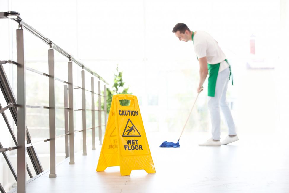 Keep wet floors as they. Табличка "мокрый пол".
