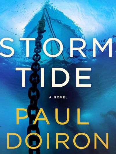 Book cover of "Storm Tide" by Paul Doiron