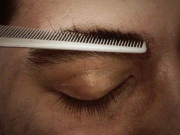 Eyebrow Trim