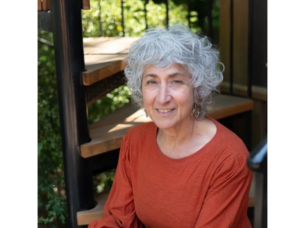 Dr. Gayle Bereskin, DO provides Ketamine assisted therapy. 