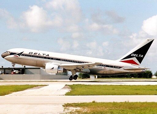 Delta B-767-232 Miami International Airport 1989