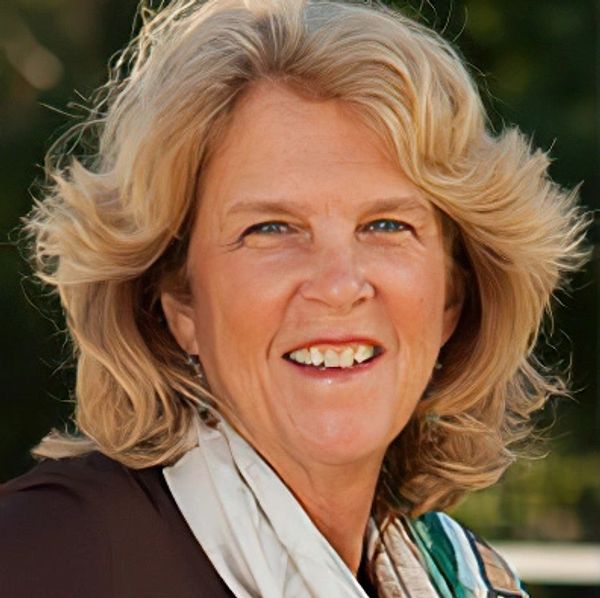 Photo/Headshot of Anne