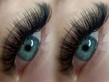 Volume eyelash extensions 