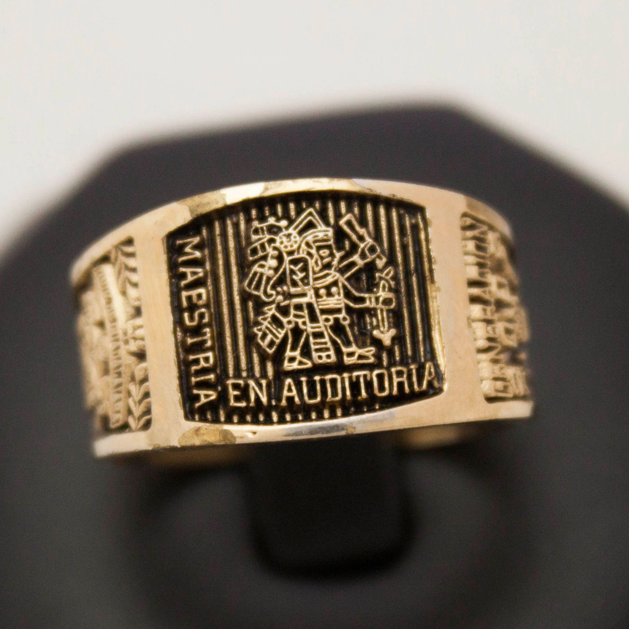 Anillo Maestría 12