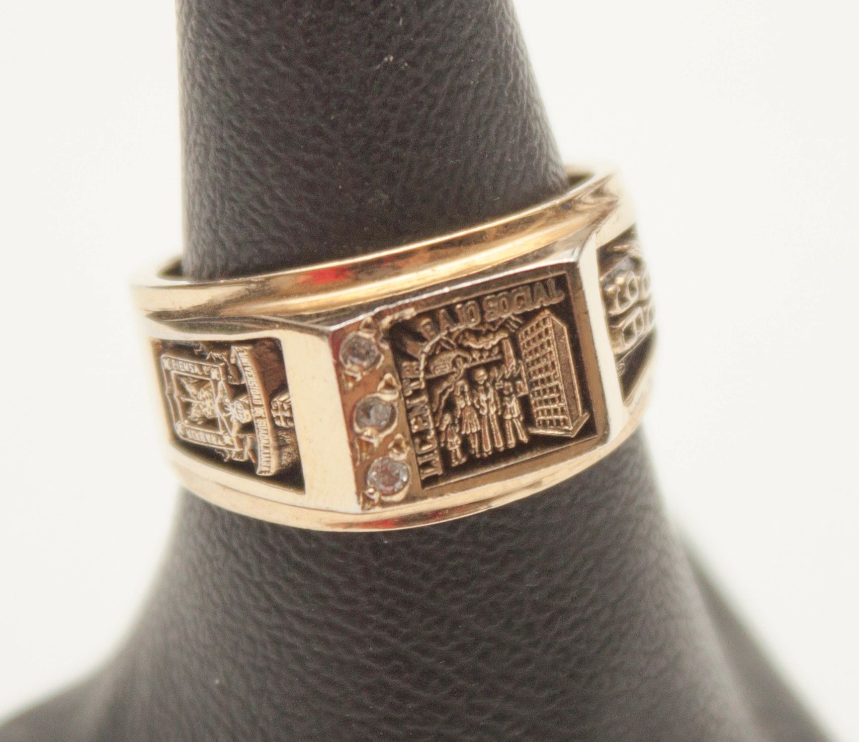 Anillo ABOGADO, LIC. EN DERECHO 7