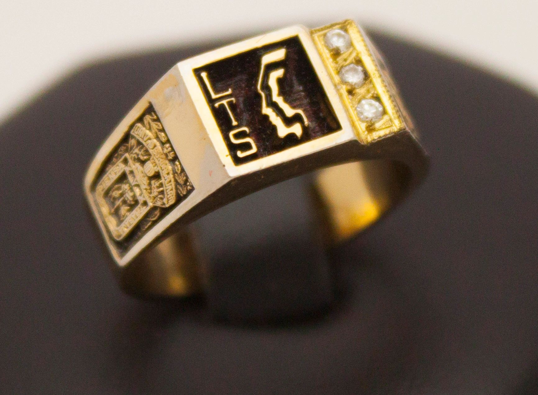 Anillo ABOGADO, LIC. EN DERECHO 12