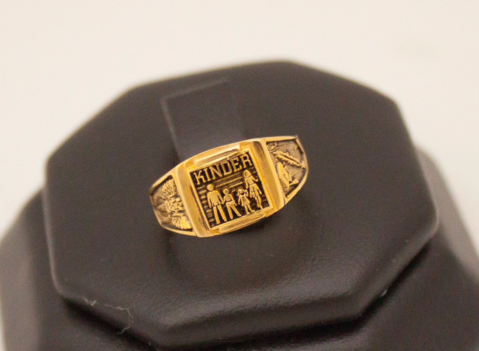 Anillo de graduación educación básica 1
