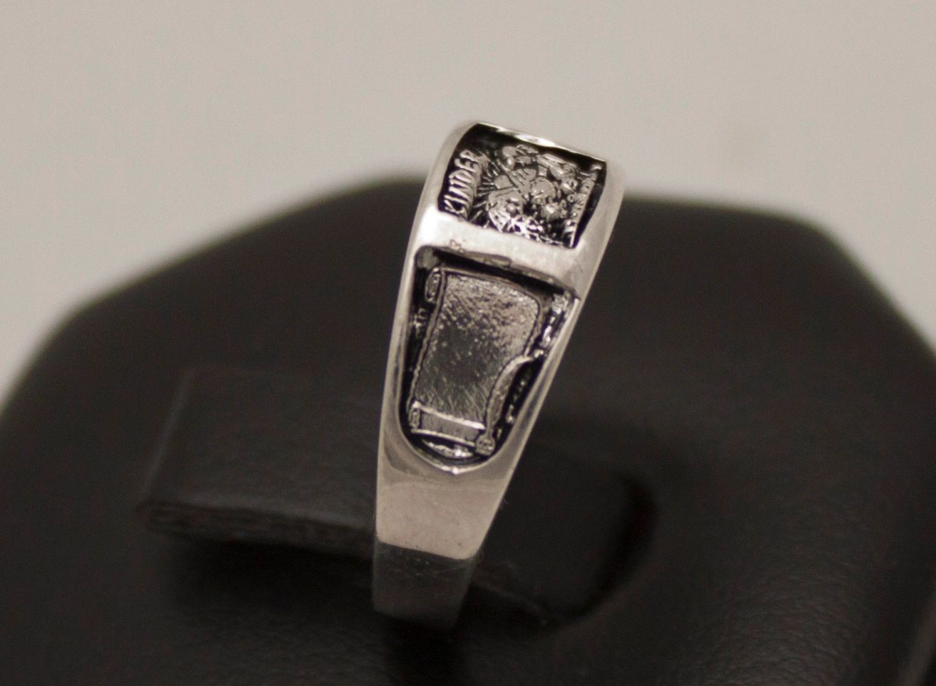 Anillo de graduación educación básica 10