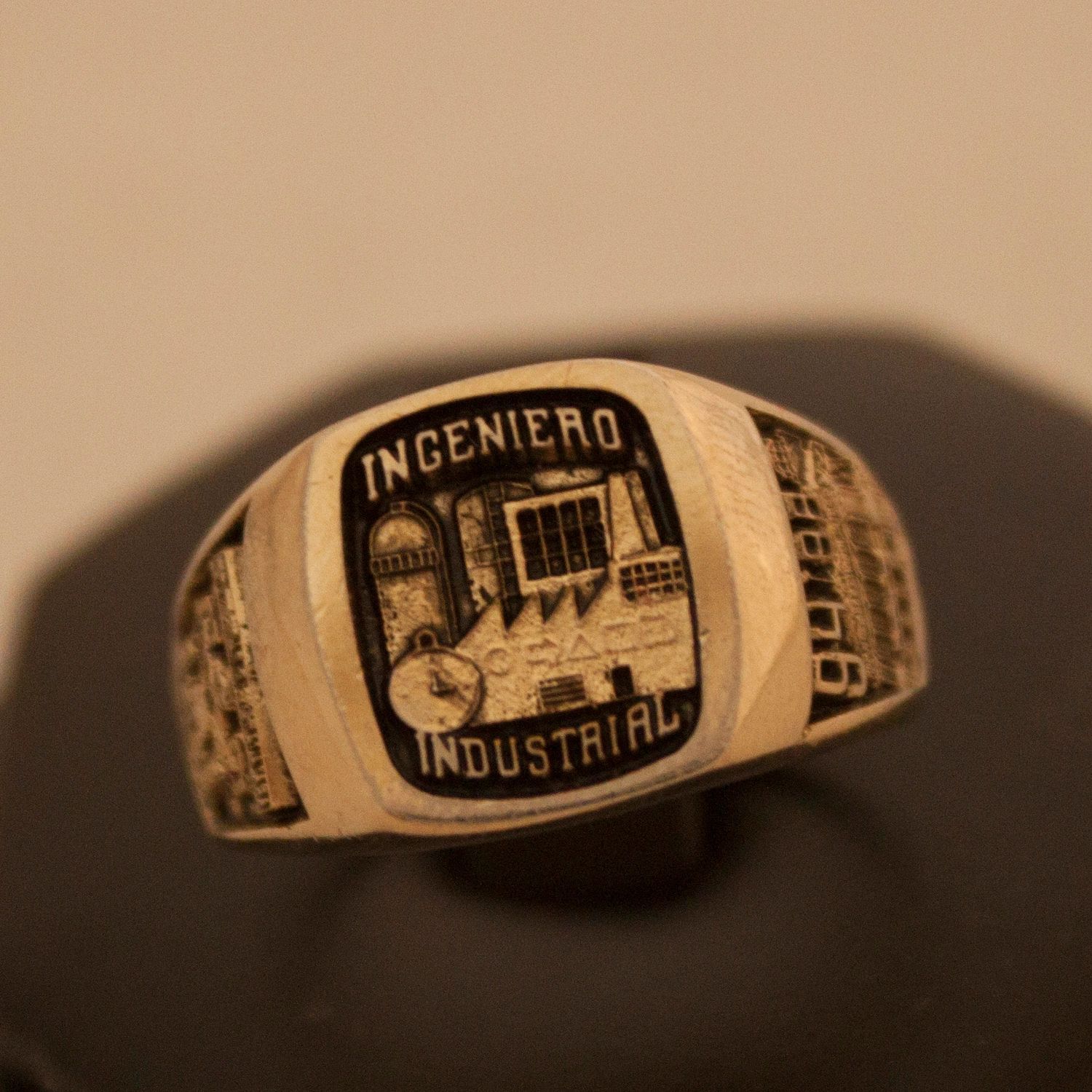 Anillo Ing. en Comunicaciones y Electrónica 2