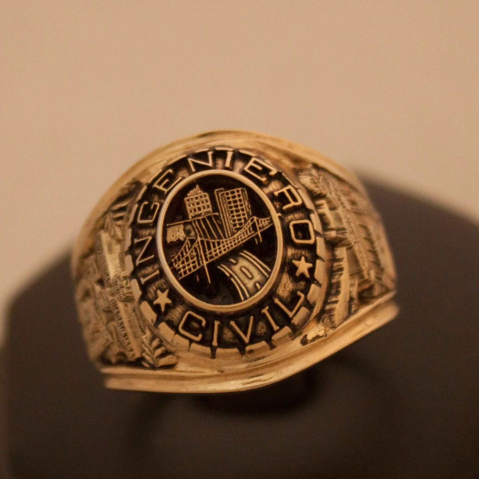 Anillo Lic. en Informática 1