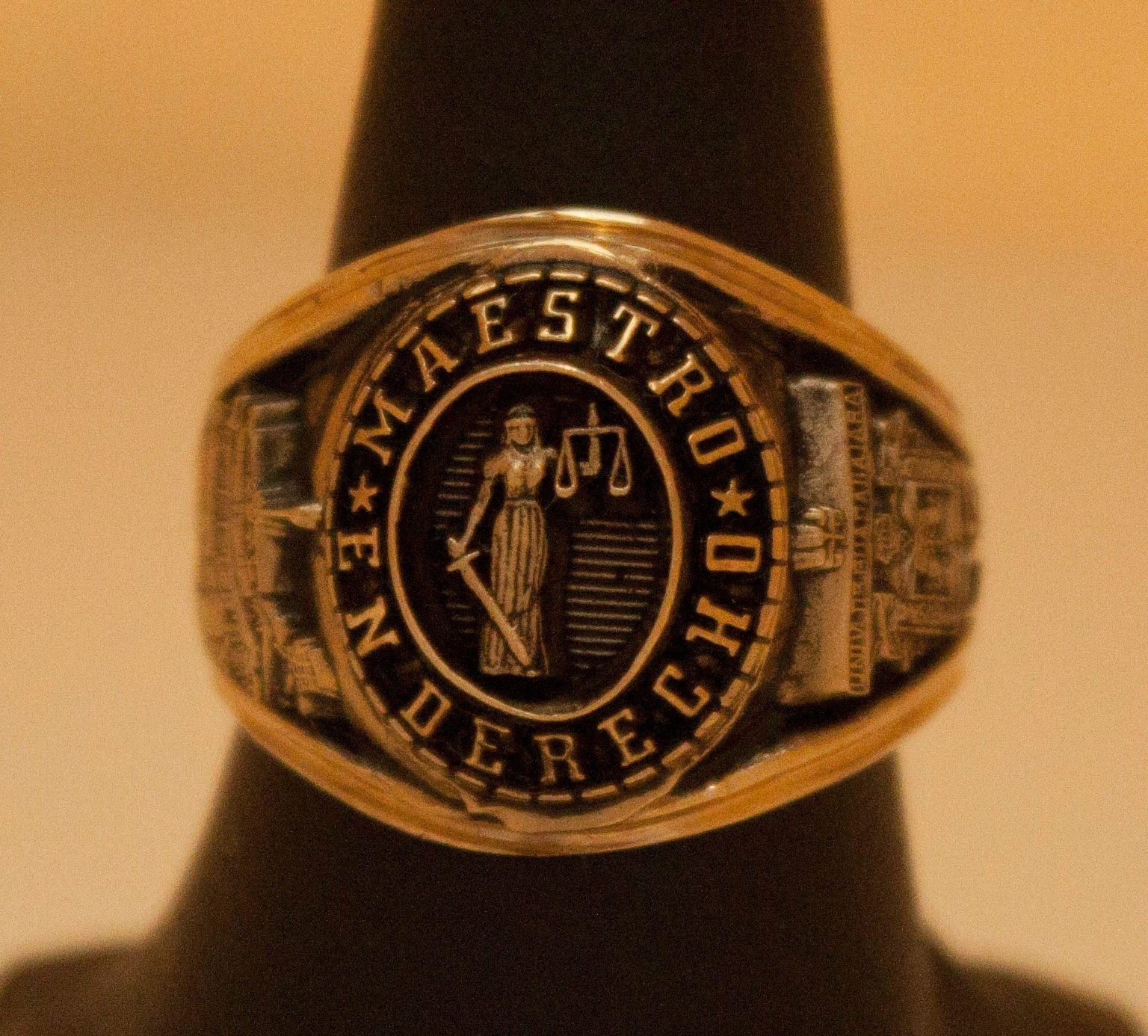 Anillo Maestría 7