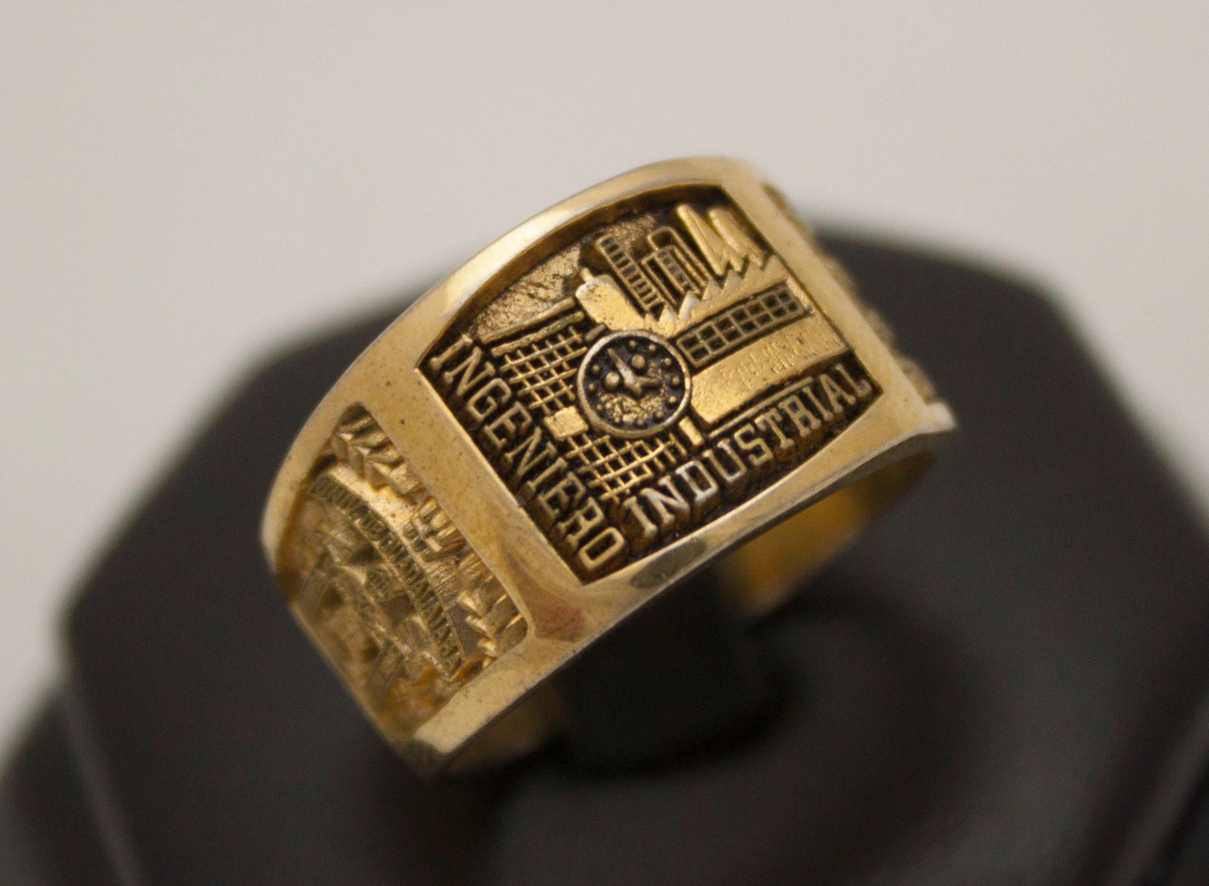 Anillo Ing. en Comunicaciones y Electrónica 1
