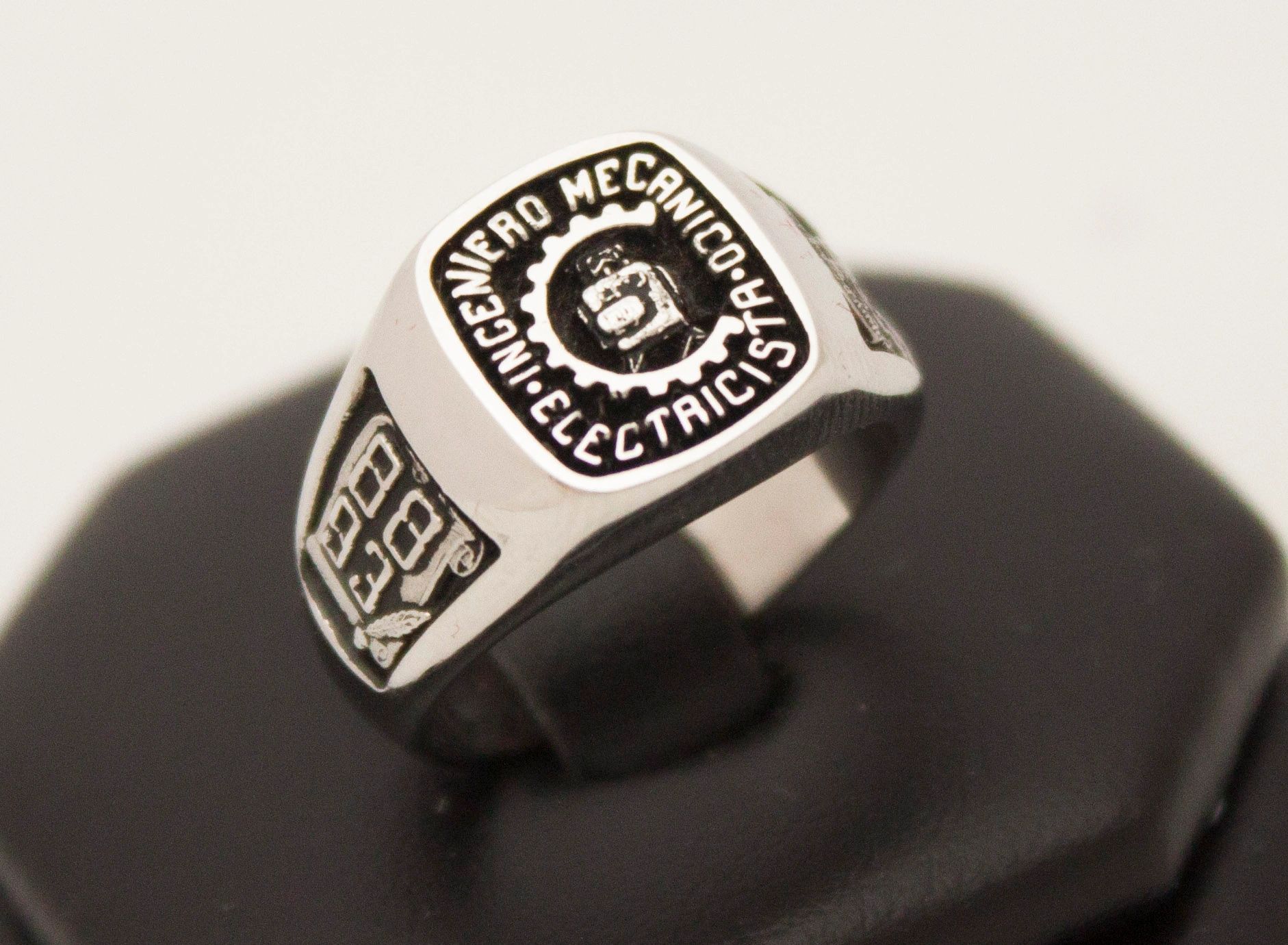 Anillo Ing. Químico, Químico Farmacobiólogo 2