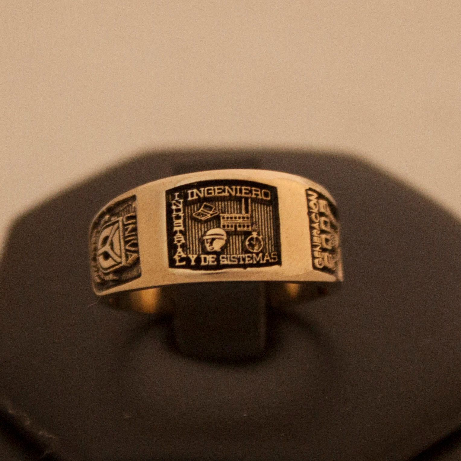 Anillo Ing. en Comunicaciones y Electrónica 13