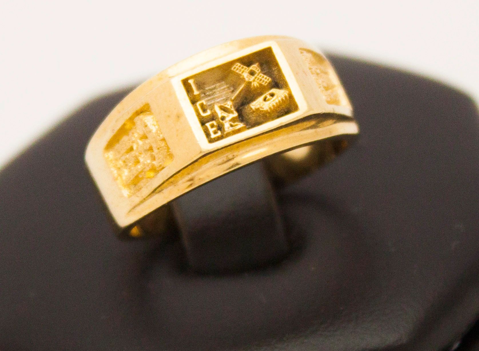 Anillo LIC. EN CIENCIAS DE LA COMUNICACION 5