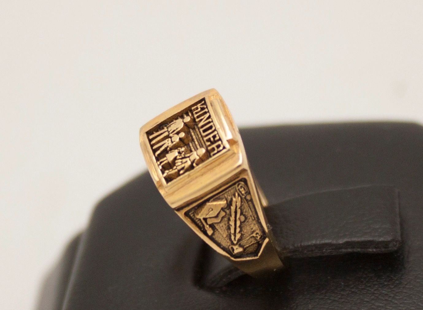 Anillo de graduación educación básica 6