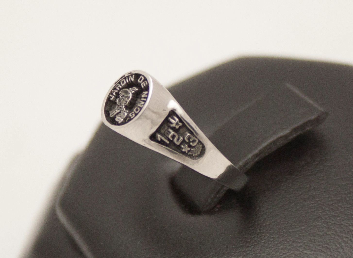 Anillo de graduación educación básica 4