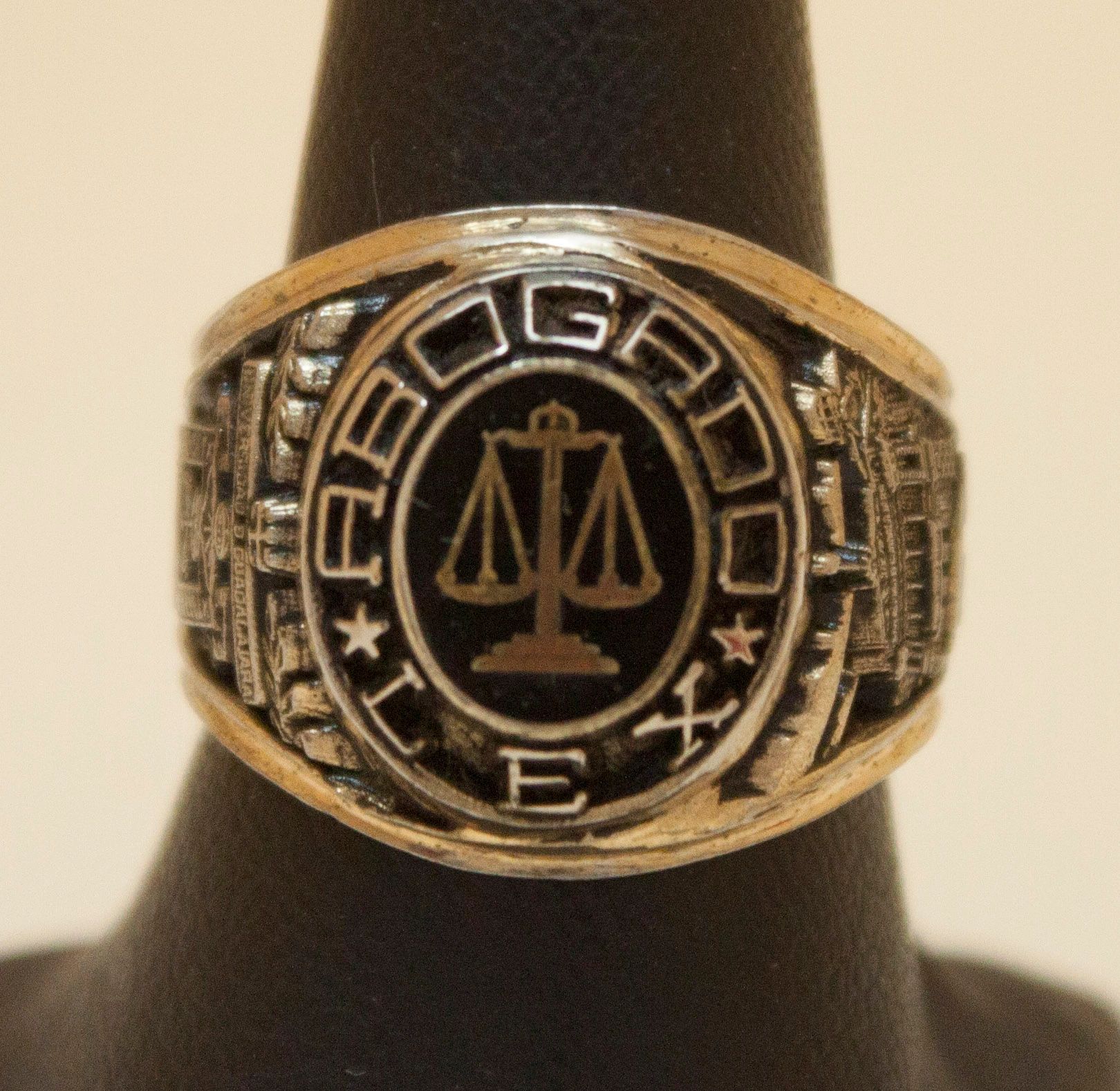 Anillo CS. Sociales y Humanidades 24