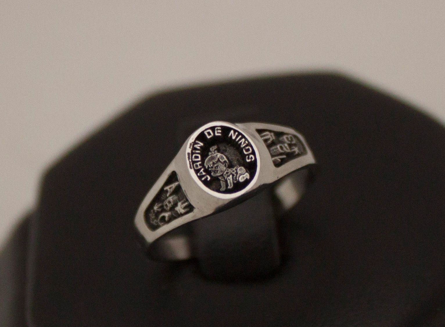 Anillo de graduación educación básica 5
