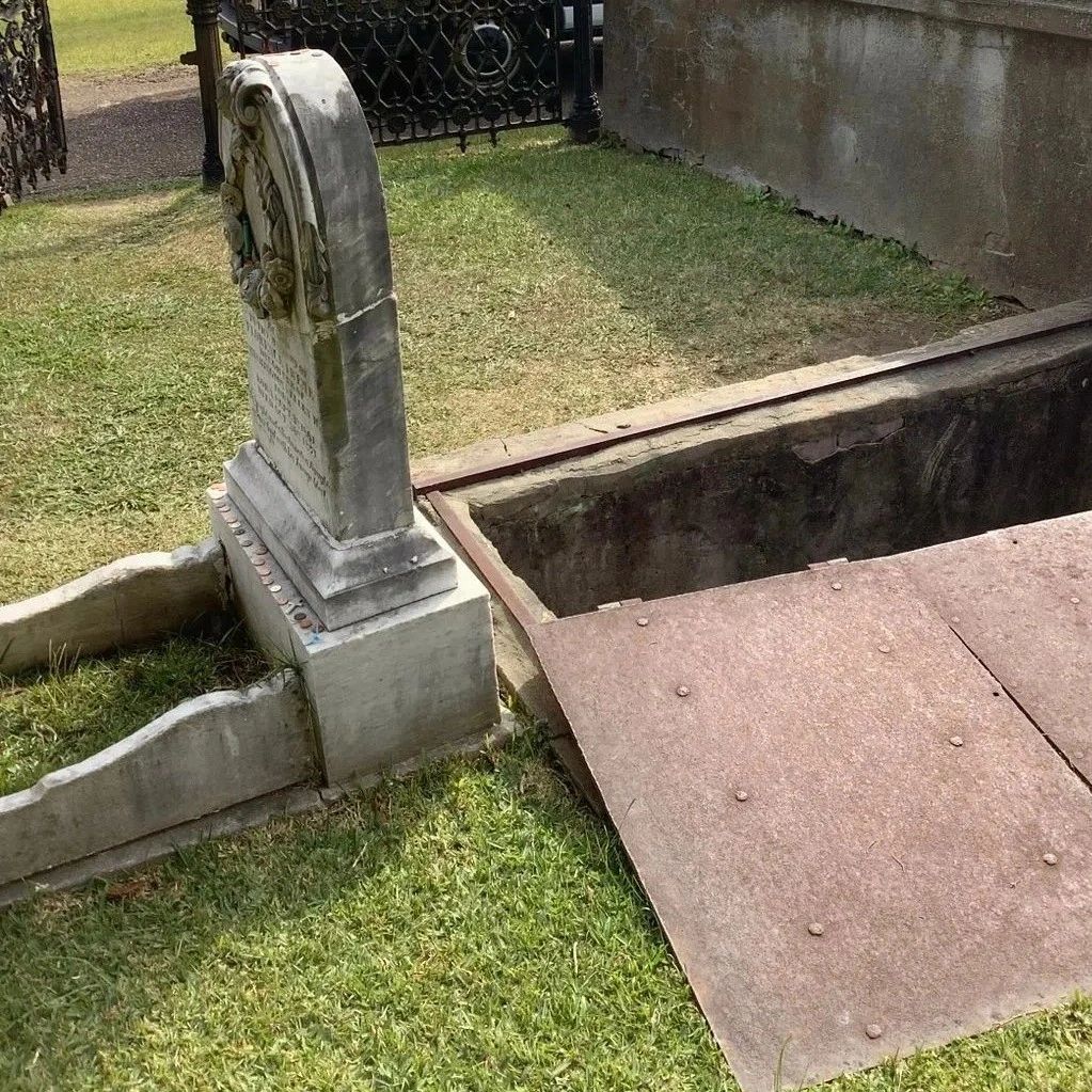 The Gravesite of Florence Irene Ford