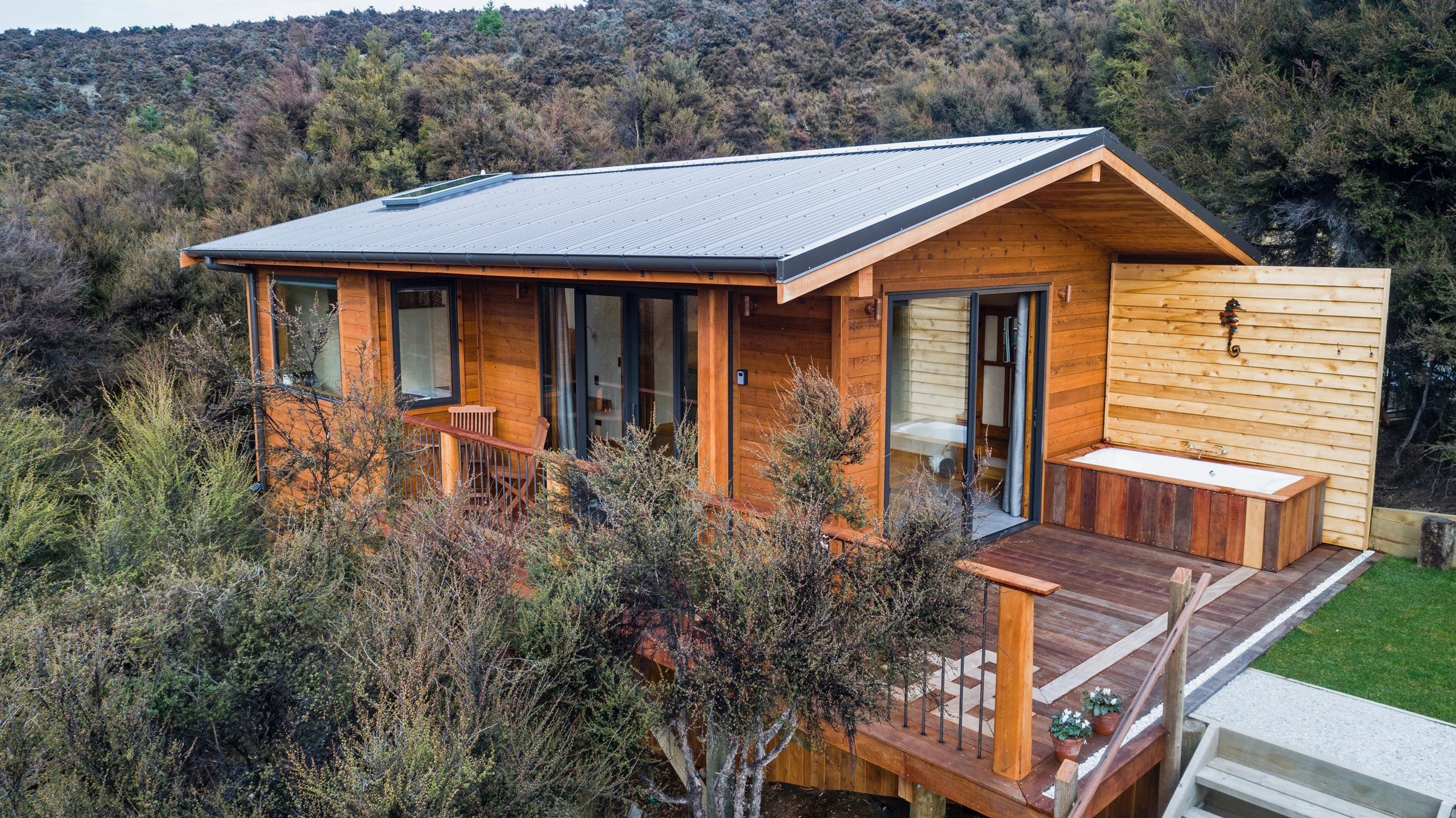 Mount Iron Cabin - Luxury accommodation in Wanaka