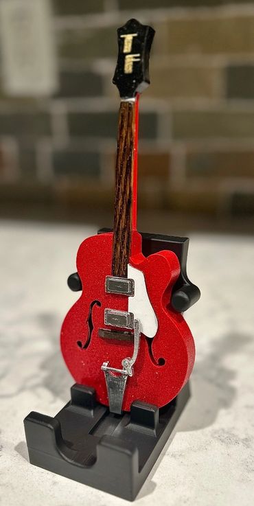 3D printed Guitar Phone Stand