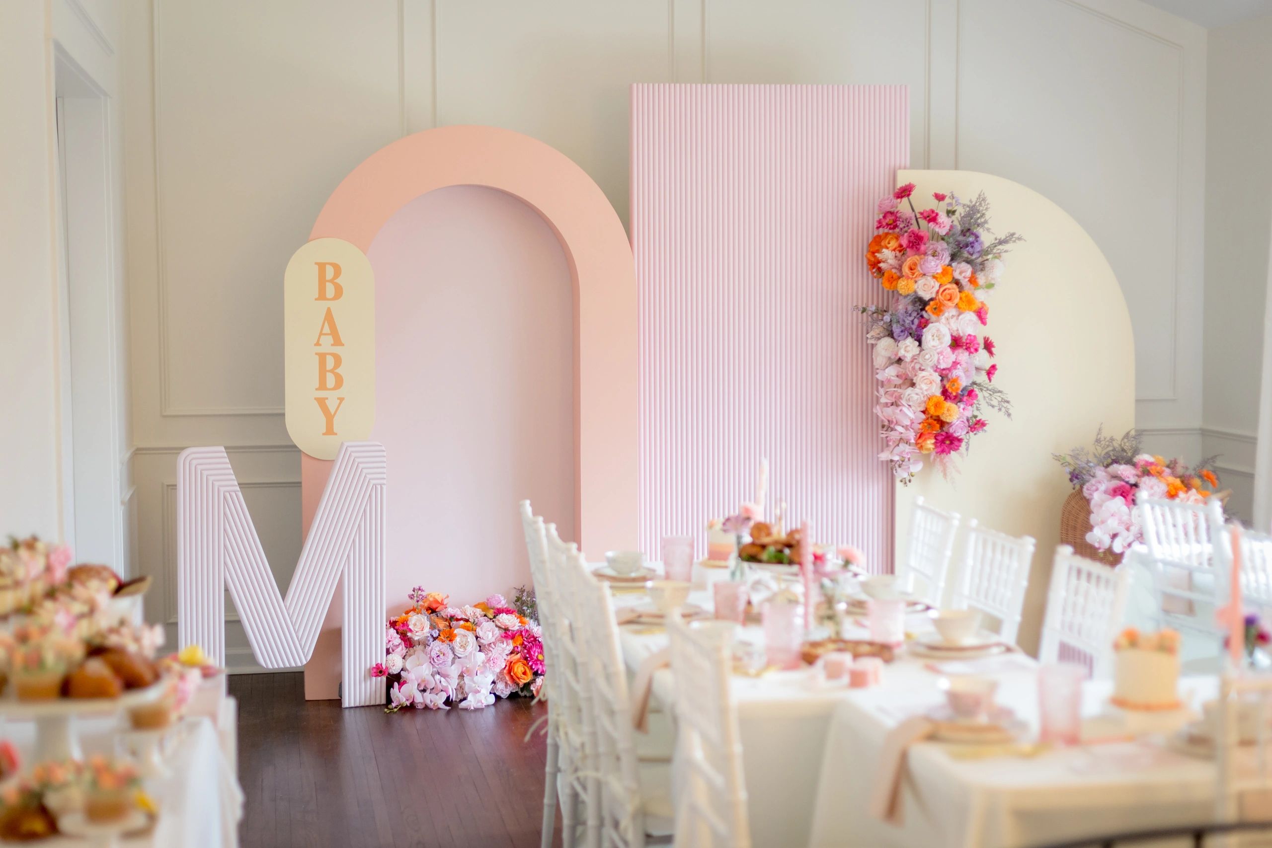 baby shower backdrops and florals