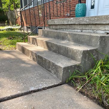 Steps and a stoop lift in Mission, KS 