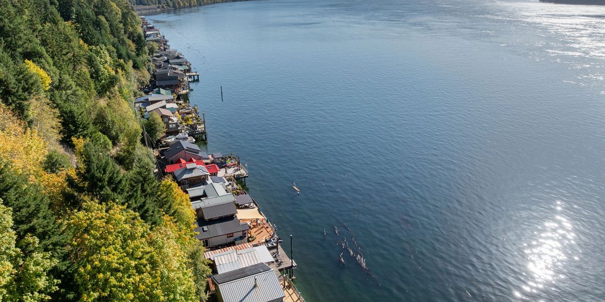 Pacific Northwest Waterfront
Salmon Beach Community Featured below. 