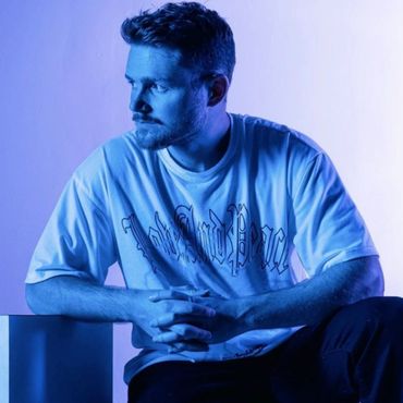 Best New Artist
AVELLO
