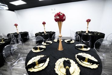 Luxurious table setting with roses and Plates