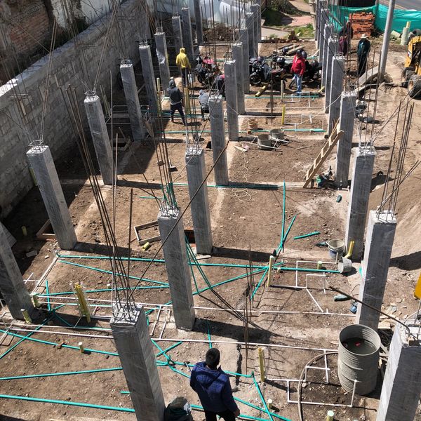 construcción pórticos de concreto armado
