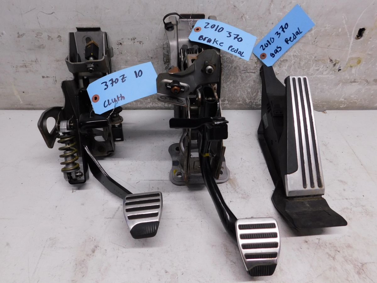 nissan-370z-brake-clutch-gas-pedal-set-manual-transmission-m-t-oem-2009
