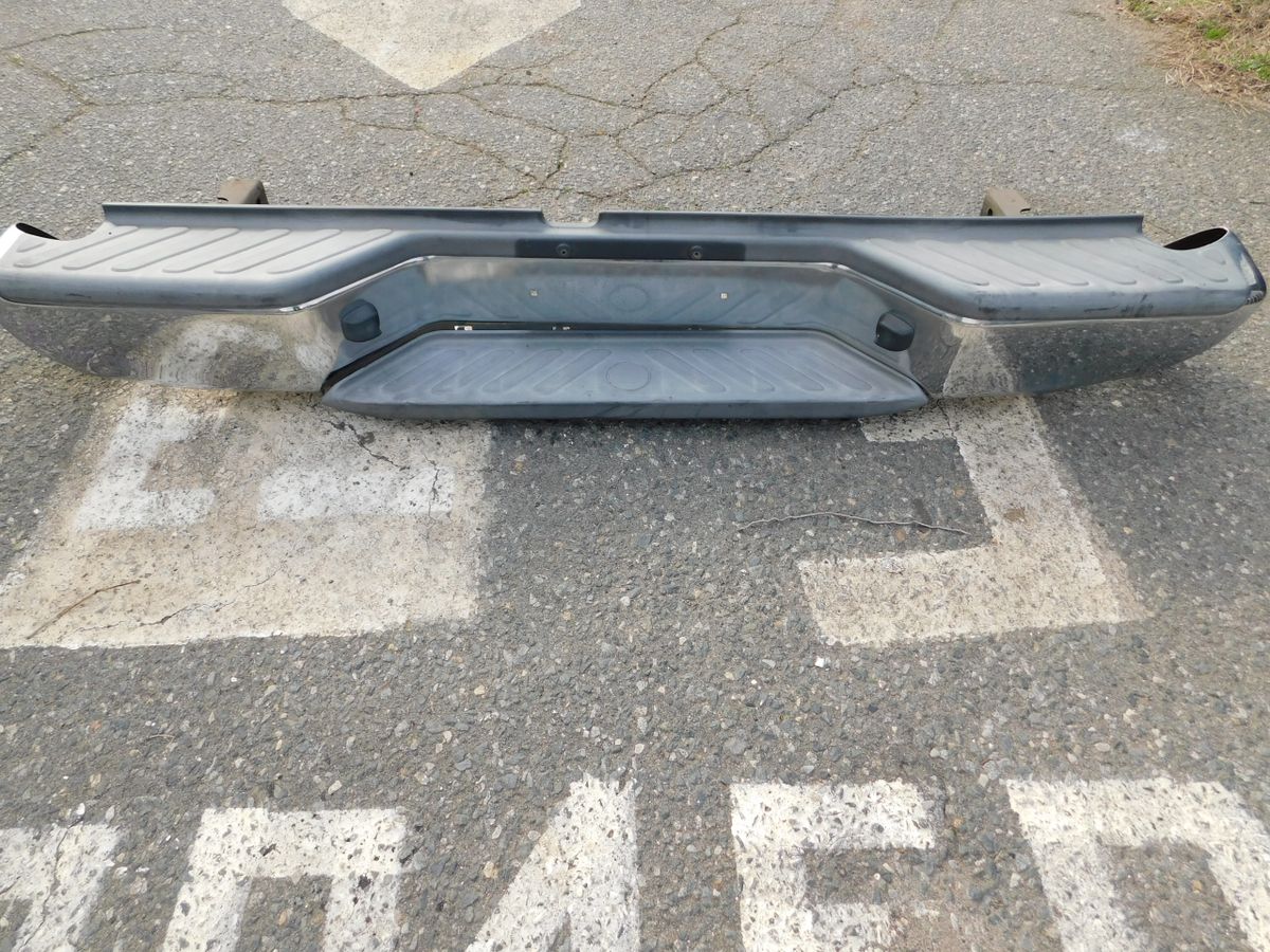 2005-2008 Nissan Frontier Rear Bumper Cover Chrome Bracket 05-08