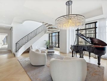 5 bed, 6 baths, 5,956 sqft