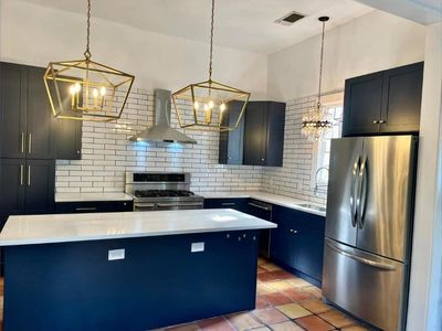 Beautiful kitchen renovation in San Antonio. For quality craftsmanship & fair pricing, call GTex!