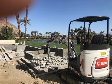 Small equipment with a BIG Punch.
Break and remove concrete in any limited space.