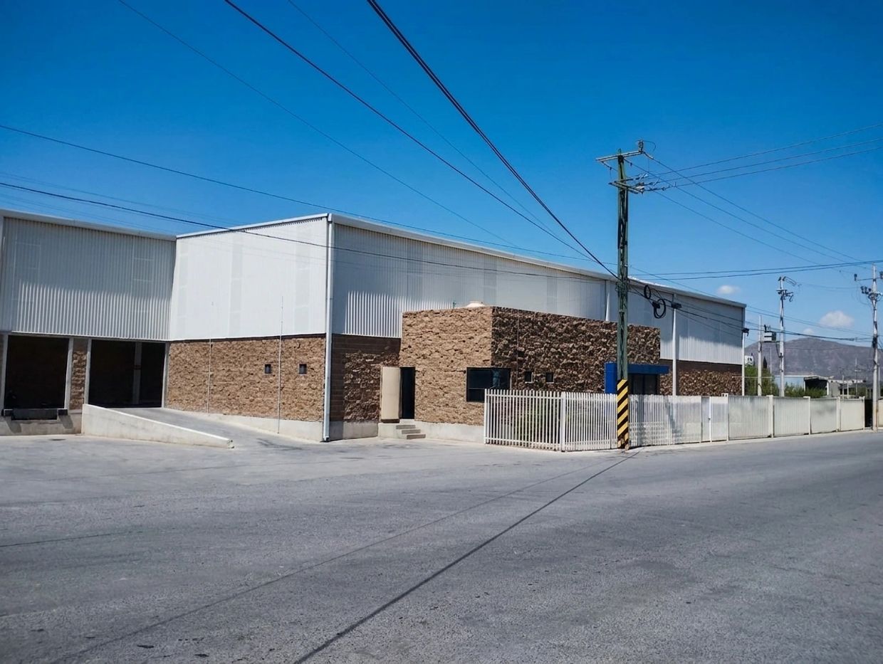 Bodega Industrial en Renta frente a Aeropuerto  en Ramos Arizpe Coah. con anden y transformador.