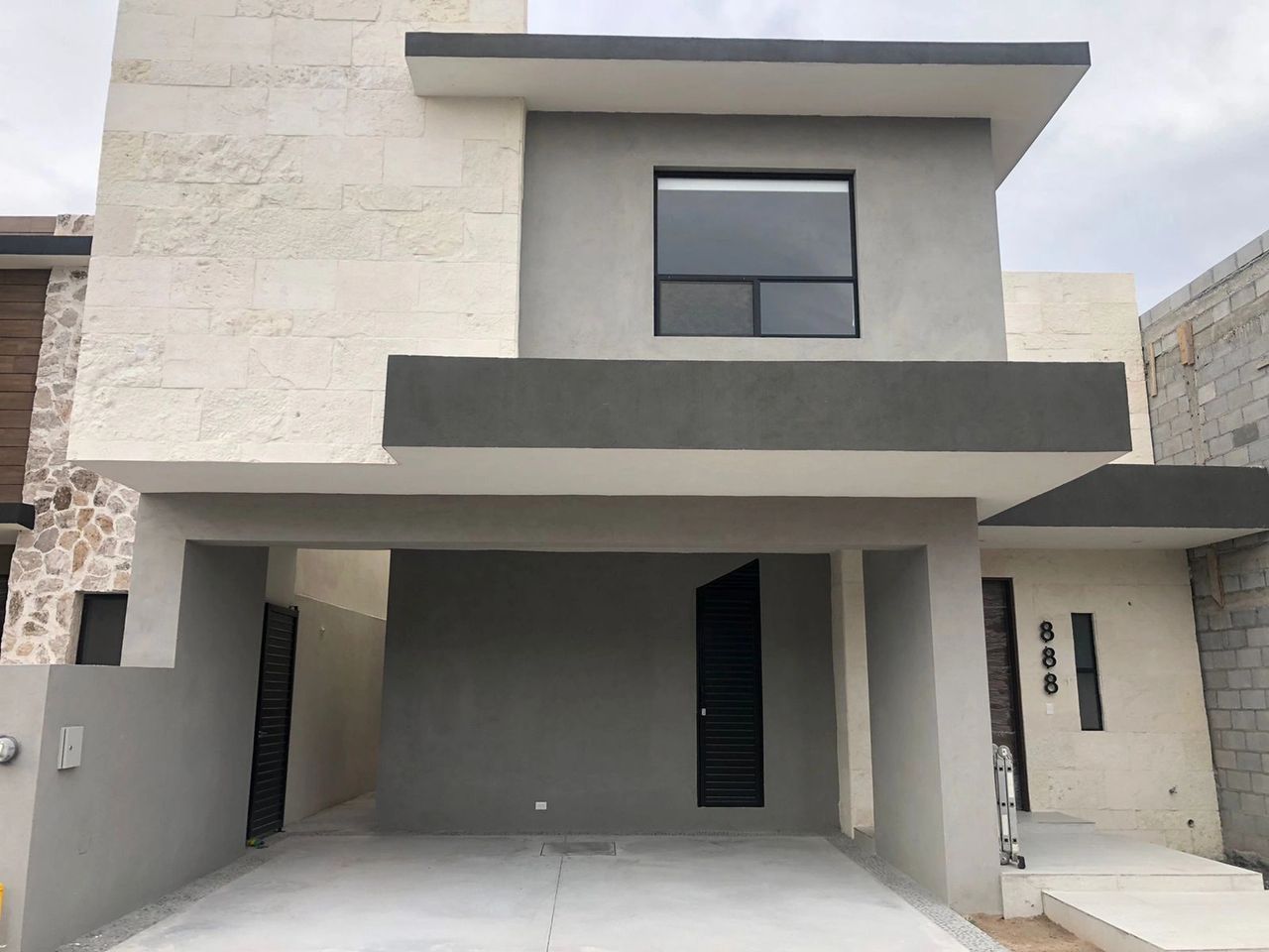 Casa en RENTA en ubicación privilegiada en Saltillo