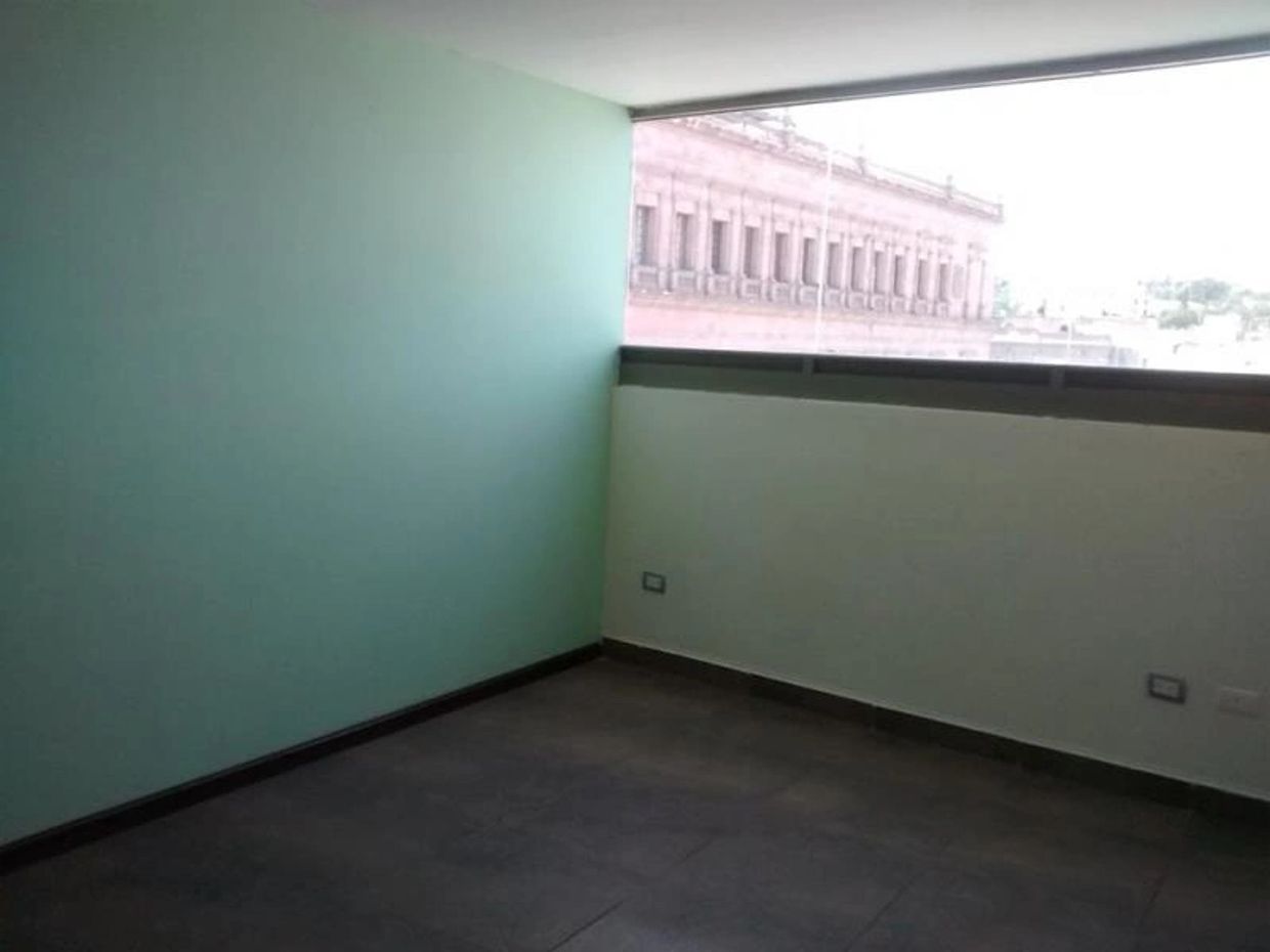 “Local en renta en Calle Allende Centro de Saltillo, 150 m² con baños privados y seguridad 24 horas”