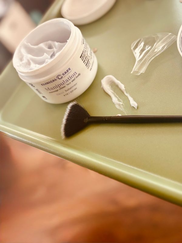 Massage during facial treatments 