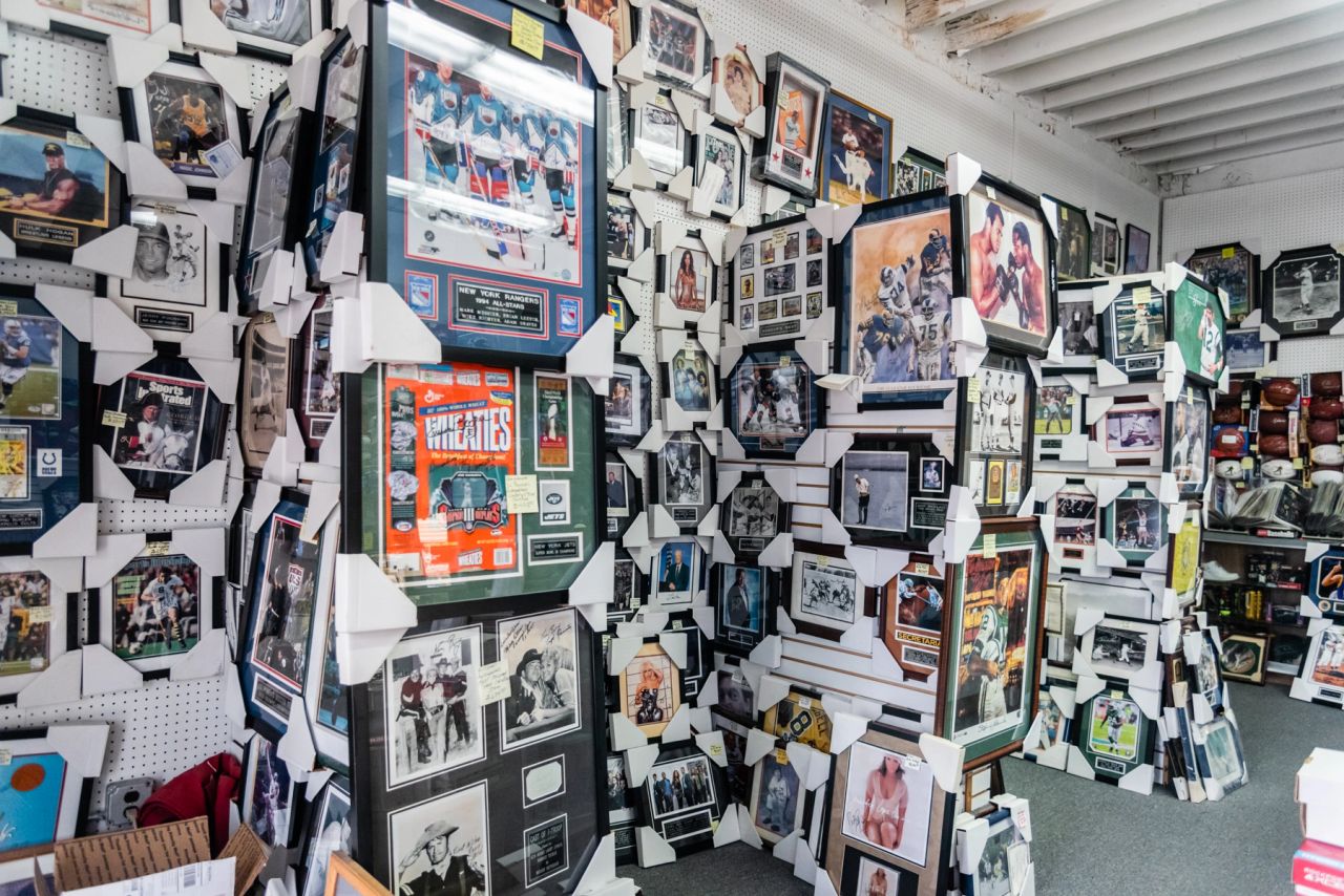 Living Legends Memorabilia and Collectibles business photo
