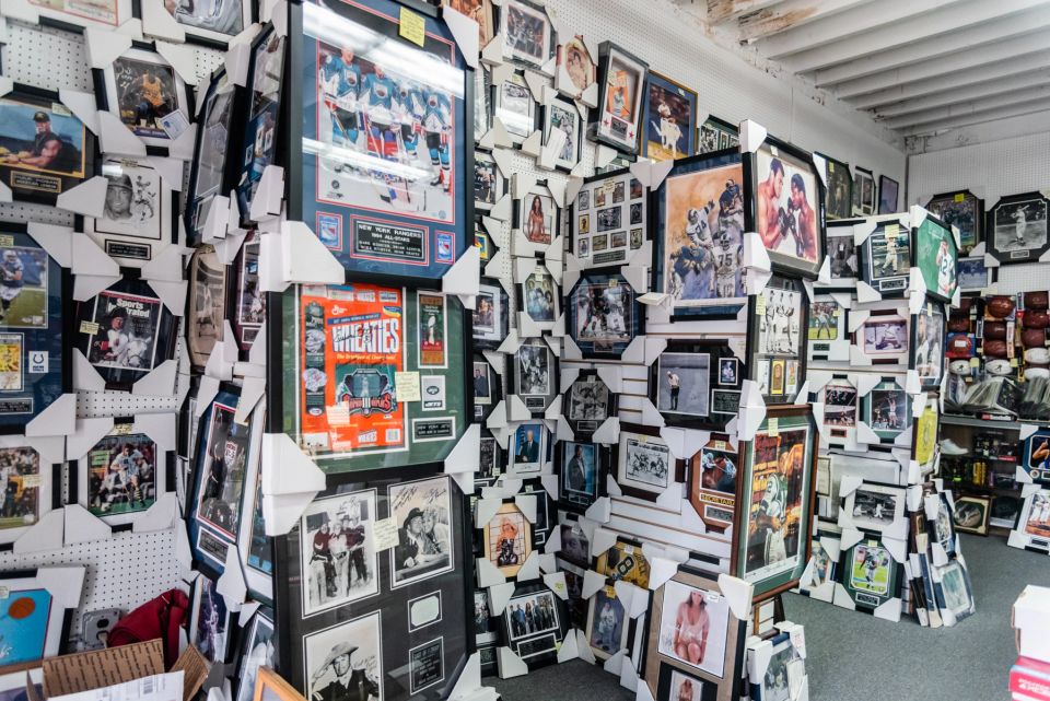 Living Legends Memorabilia and Collectibles business photo